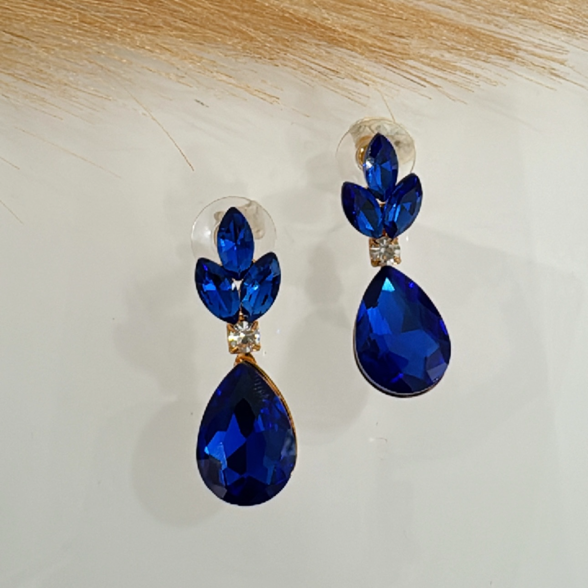 Σκουλαρίκι Strass Δάκρυ Σε Μπλε Χρώμα 